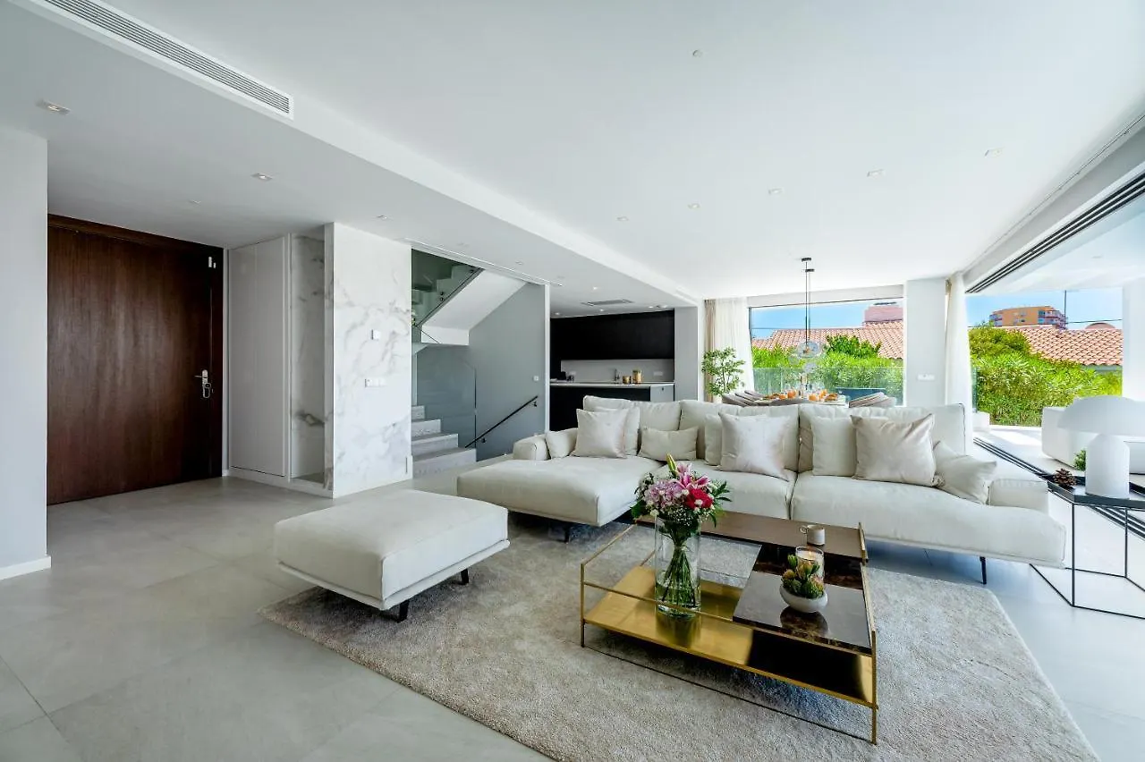 797 Holiday Rentals - Lujosa Y Moderna Villa En Puerto Marina Benalmadena Spain