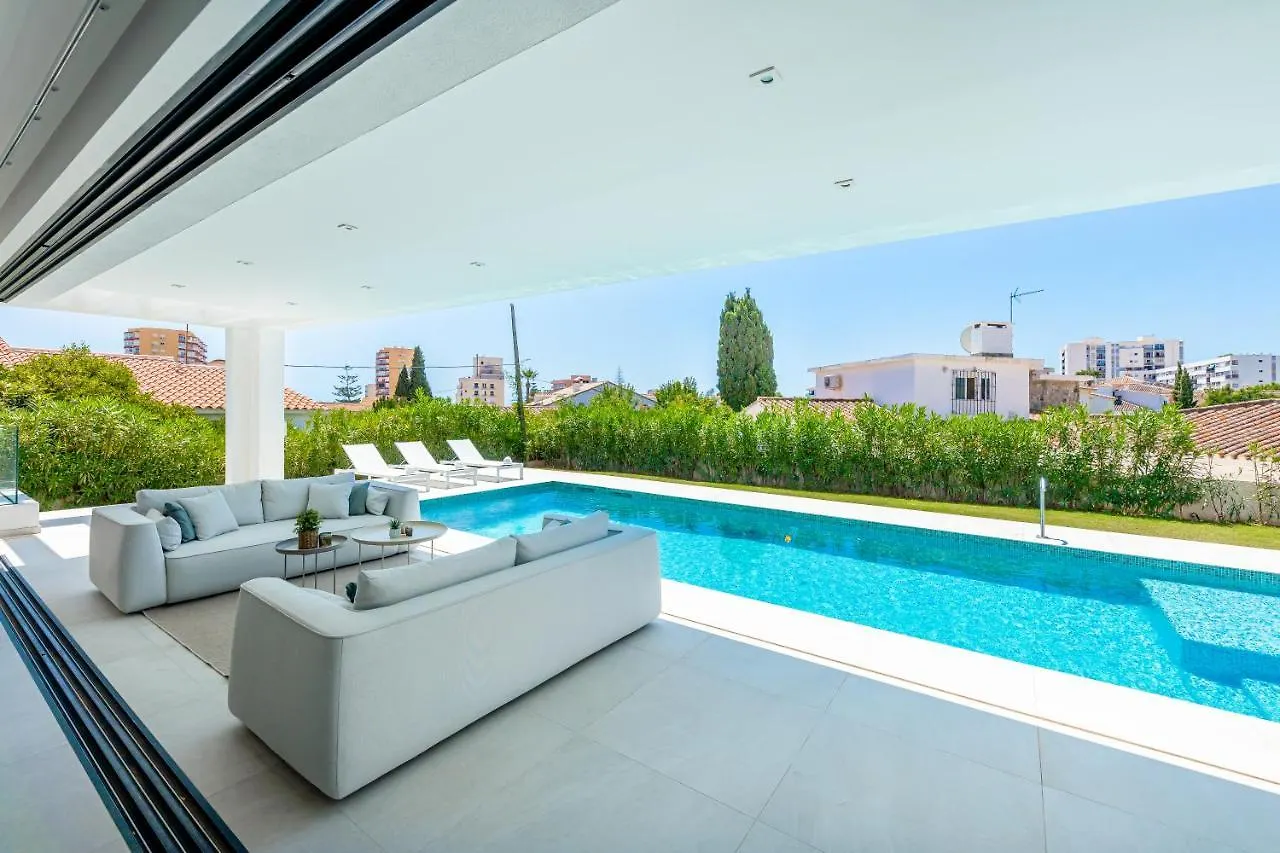 797 Holiday Rentals - Lujosa Y Moderna Villa En Puerto Marina Benalmadena