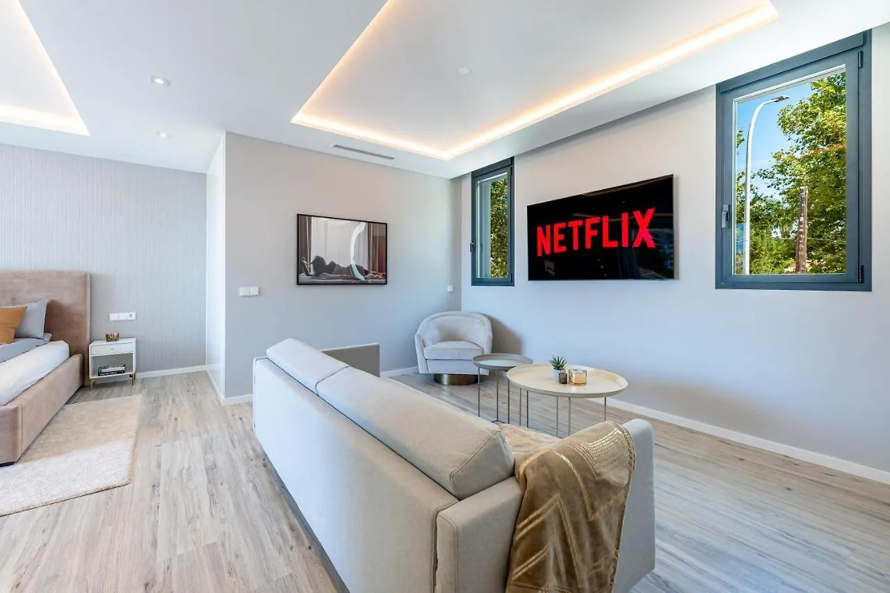 797 Holiday Rentals - Lujosa Y Moderna Villa En Puerto Marina Benalmádena