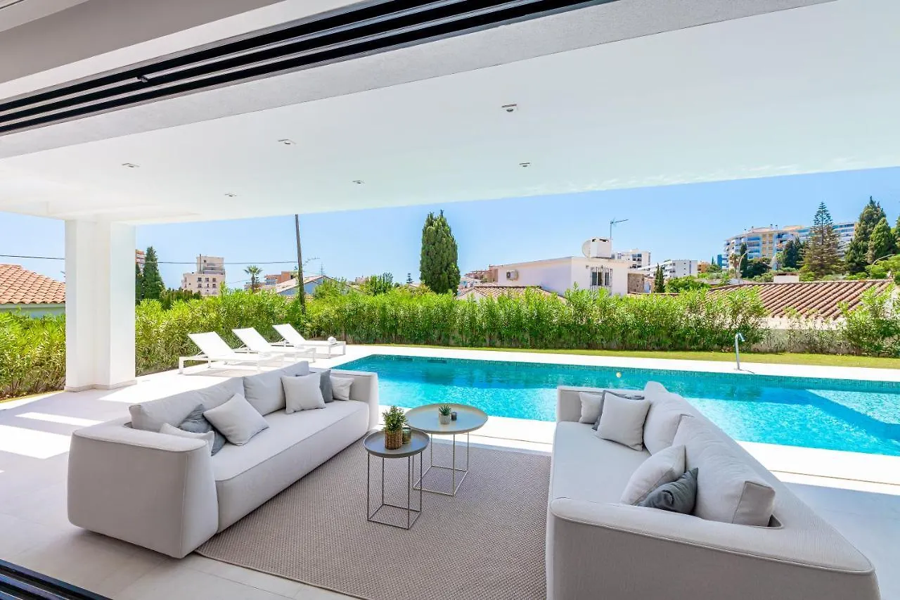797 Holiday Rentals - Lujosa Y Moderna Villa En Puerto Marina Benalmadena