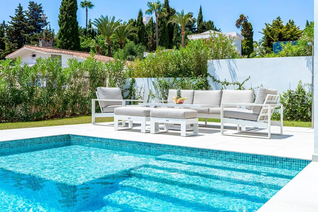 797 Holiday Rentals - Lujosa Y Moderna Villa En Puerto Marina Benalmadena Spain