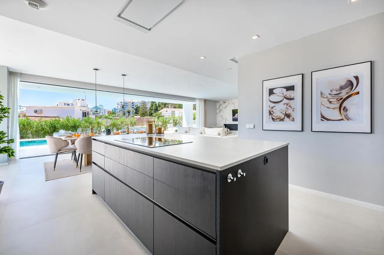 797 Holiday Rentals - Lujosa Y Moderna Villa En Puerto Marina Benalmádena