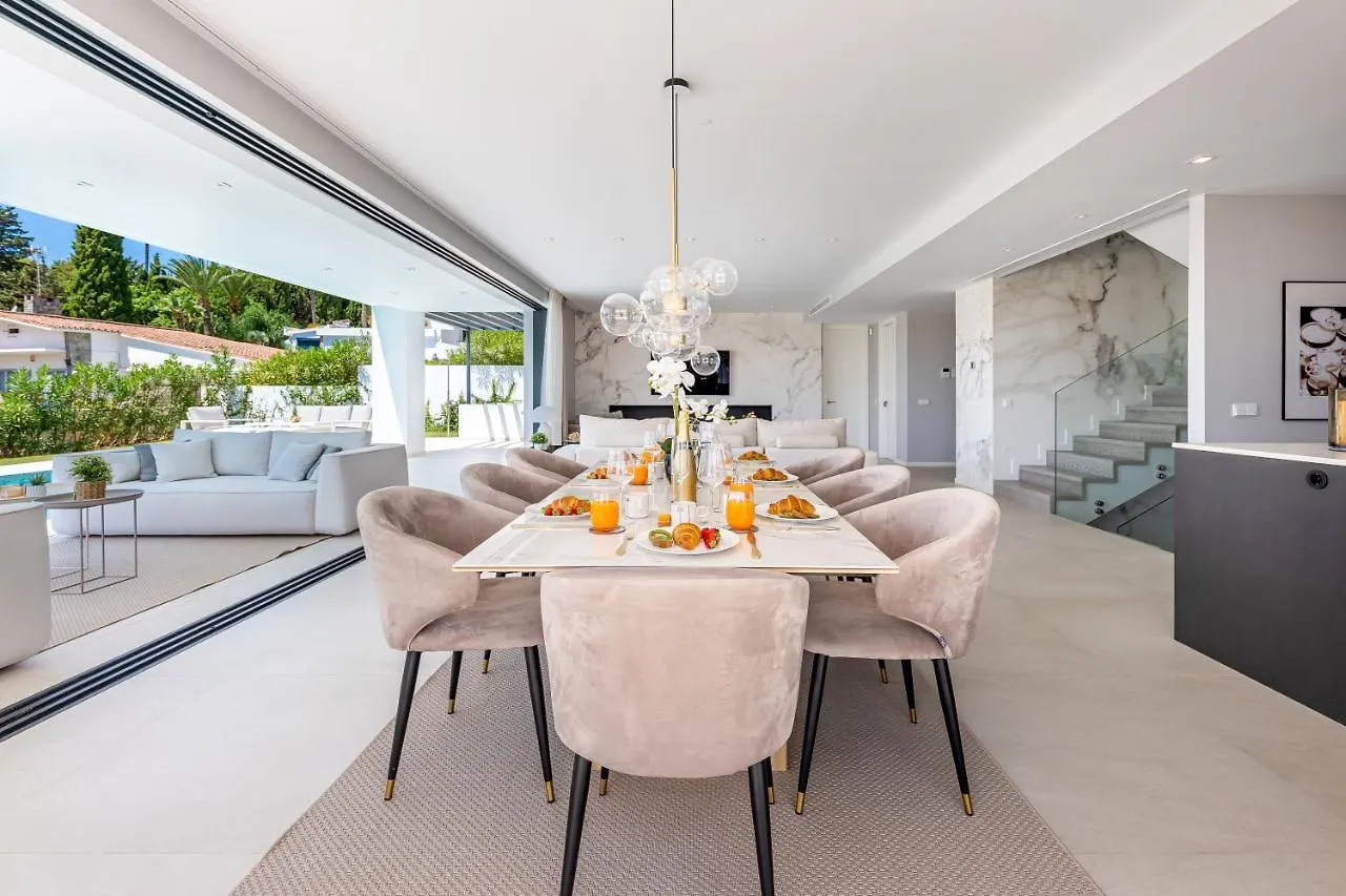 797 Holiday Rentals - Lujosa Y Moderna Villa En Puerto Marina Benalmádena