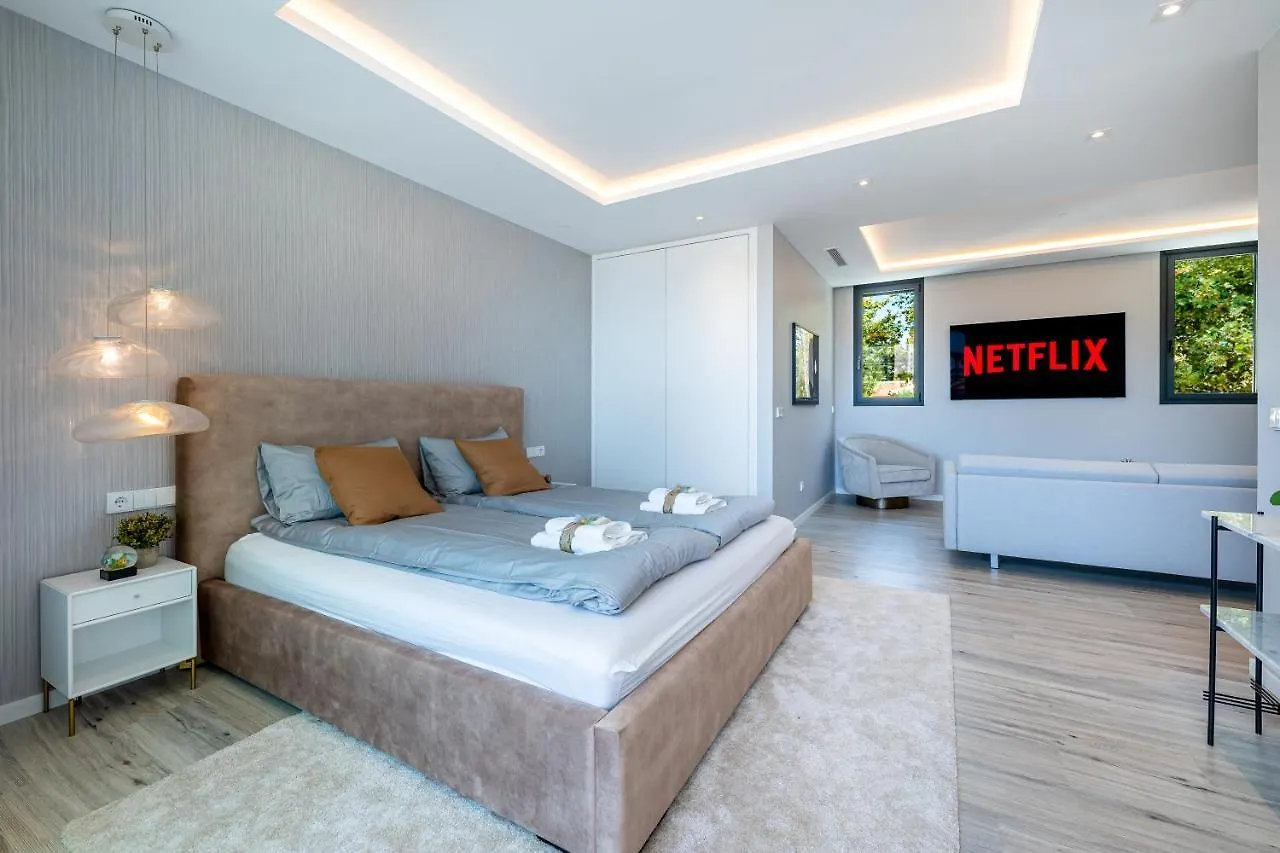 797 Holiday Rentals - Lujosa Y Moderna Villa En Puerto Marina 贝纳尔马德纳 0*,