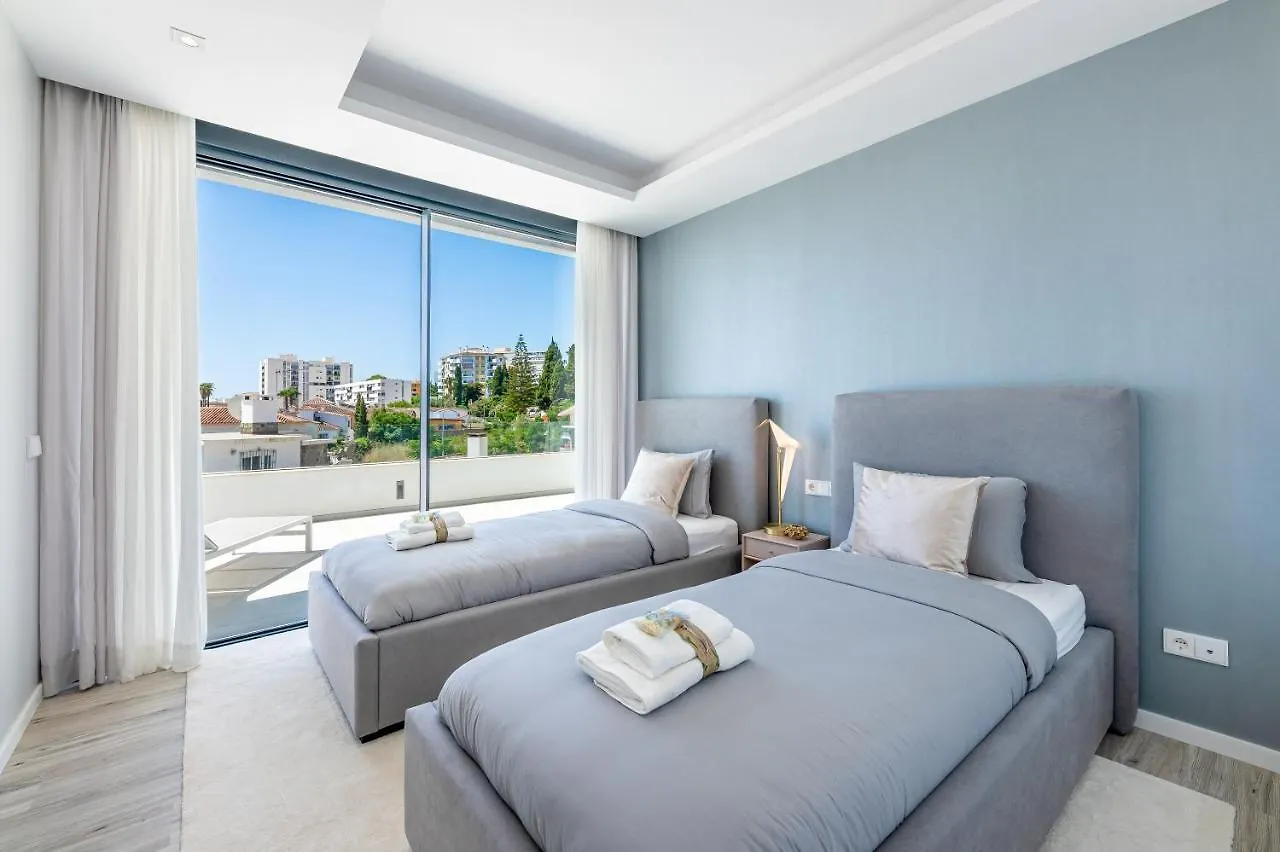 797 Holiday Rentals - Lujosa Y Moderna Villa En Puerto Marina Benalmádena