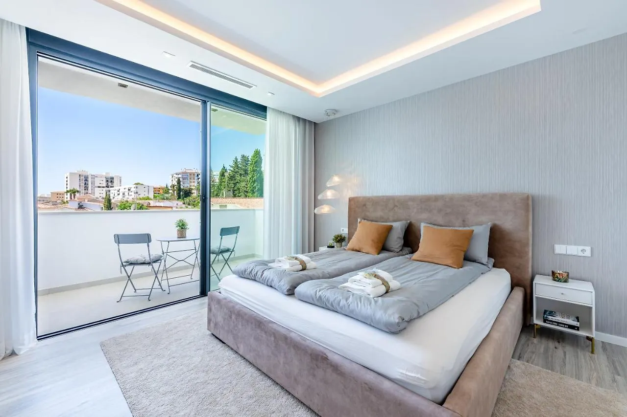 797 Holiday Rentals - Lujosa Y Moderna Villa En Puerto Marina Benalmádena